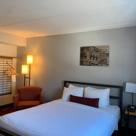 University Inn Минеаполис Екстериор снимка