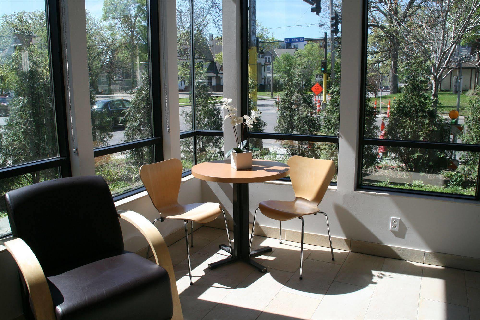 University Inn Минеаполис Екстериор снимка