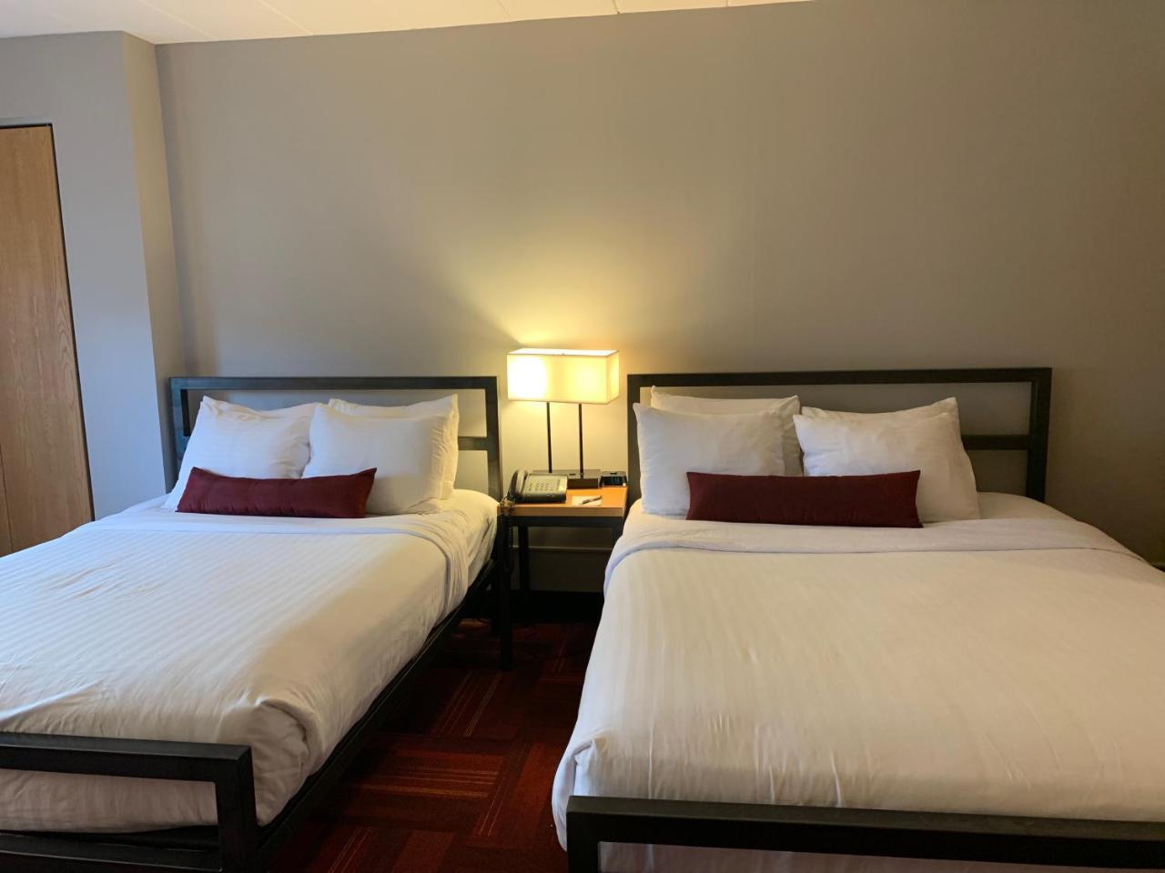 University Inn Минеаполис Екстериор снимка